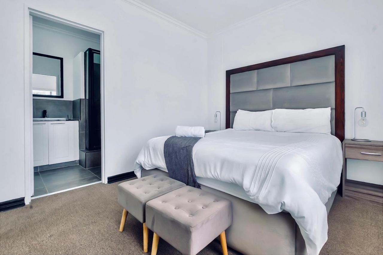 2 Bedroom 2 Bath Luxury - Sandton Cbd Johannesburg Esterno foto